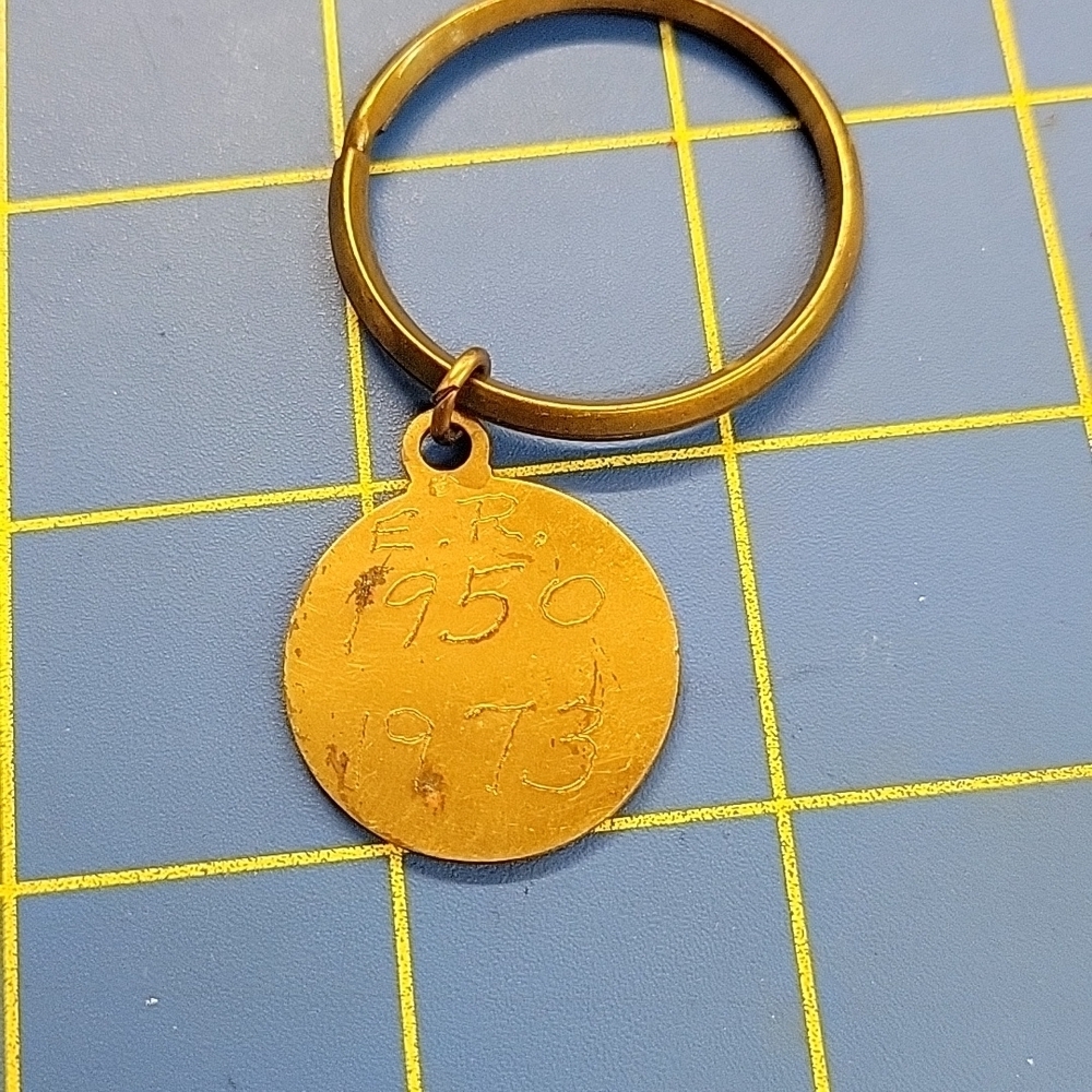 Vintage Keyring Pilot International Brass Tone - Picture 3 of 4